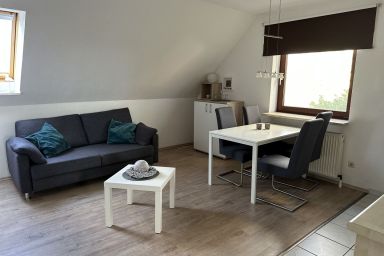 Kellenhusen - Heisterbusch 14-4 - Zentral und ruhig gelegene Ferienwohnung für max. 4 Personen im Obergeschoss!
