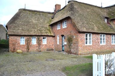 Ferienhaushälfte in Alkersum am Museum - Ferienhaushälfte für bis zu 5 Personen in Alkersum gegenüber vom Museum