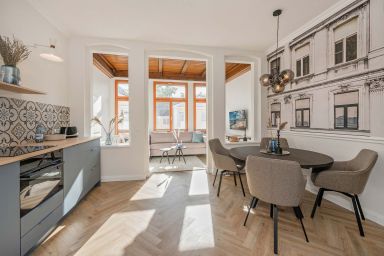 Kaisers vis a vis - 07 - Kaisers vis a vis 07 - ein Hingucker in historischer Villa