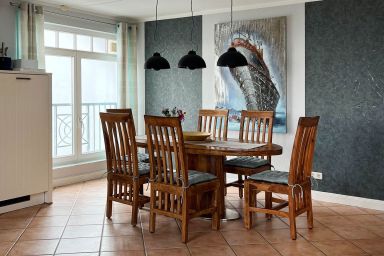 App.28 Villa Regina Maris - Helle Ferienwohnung mit Meerblick, Kamin und Balkon für 6 Personen