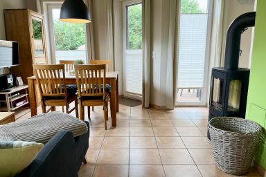 Feriendorf Südstrand - Strandnahes Ferienhaus für 4 Personen und Hund mit Kamin, Terrasse und Sauna