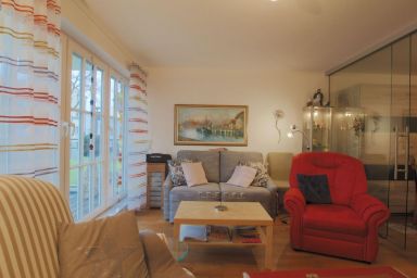 Fewo John, direkt am Kurpark - 50 m² Ferienwohnung mit Balkon, Küche & bodengleicher Dusche