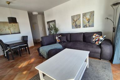 Strandstraße 14 - 42m² komfortable Ferienwohnung mit Balkon und Hund für 3 Personen