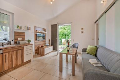 Haus Ostseekristall - Gemütliche Ferienwohnung in Zinnowitz mit Terrasse und Garten auf Usedom