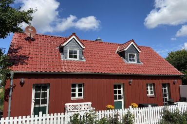 Haus in Zimmert mit Terrasse, Grill und Garten