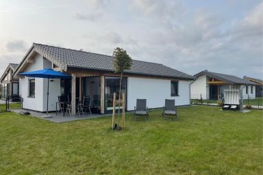 G22 Haus mit Garten, Strandkorb und Grillkamin