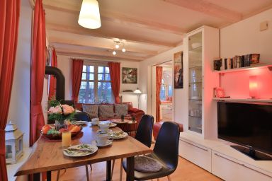 Landhaus Victoria, Schwan