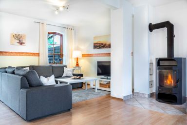 Ostsee Bauernhof Schwalbennest OFC 15 - Nr. 2 - 4 Zimmer Ferienwohnung mit Kamin, Terrasse, Garten