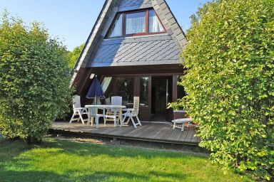 Zeltdachhaus mit Parkplatz vor der Haustür - - mit Waldblick in ruhiger Lage