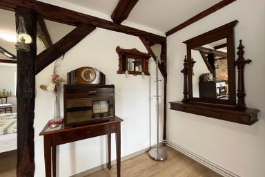 FeWo's am Gutshaus im Ostseeland - Ostsee-Ferienwohnung 2-rechts / OG mit Balkon