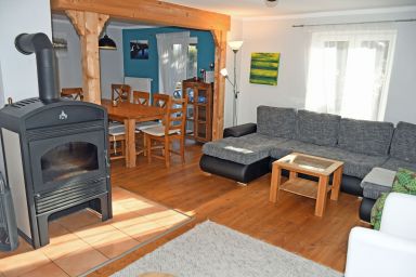 großes Ferienhaus mit Kamin u. Terrasse nahe dem Strelasund - Ferienhaus mit Kamin u. Terrasse nahe dem Strelasund