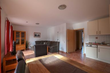 Usedom Suites 09, Strand 100 m - Suite Friedhelm 9a UR mit Terrasse (SO)