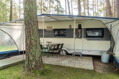 Urlaub im Wohnwagen - mitten im Wald - Wohnwagen 05