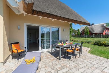 Reetdach Strandvilla Babette, direkt am Meer, mit Sauna .. - Haushälfte B