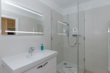 FeWo Am Strand / Strandvilla Belvedere (Ostseeallee) - FW 24, Ferienwohnungen am Strand - max. 4 Personen
