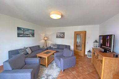 A: Ferienwohnung 02 Am Selliner See - Haus 1 Fewo 02 Am Selliner See mit Terrasse