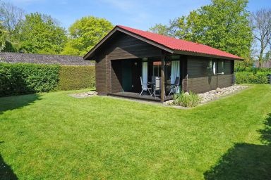 Grosses Grundstück für die ganze Familie - - mit W-LAN Glasfaser - TV im Schlafzimmer