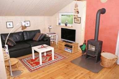 Blockhaus mit Parkplatz vor der Haustür - Blockhaus mit Zaun