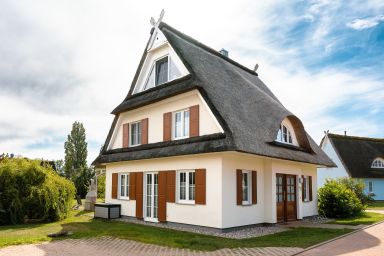 C 4 Reethaus ELSA  mit Außenwhirlpool und Sauna