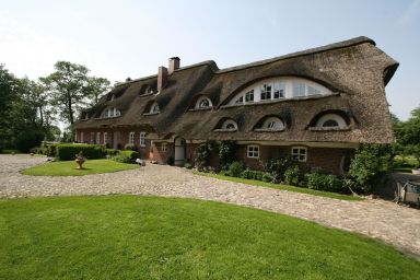 Erlenhof Steinau Fachwerkhaus mit Reetdach