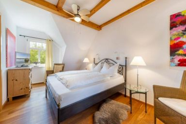 Ferienhaus Rügenbrise mit Seeblick direkt am Wasser