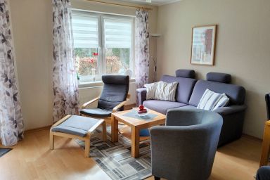 5 - Wohnung Schröder - Komfortable Ferienwohnung in Zingst mit Terrasse, Garten und Nähe zum Strand