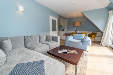 Casa Karline - 4-Zimmer-Ferienwohnung mit Balkon und Blick auf die Deichwiesen.
