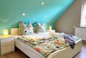 Schlafzimmer 2 mit Doppelbett
