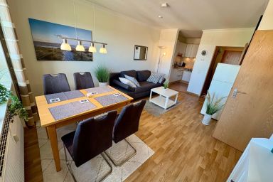 Hus Jadekieker - Behagliche Ferienwohnung an der Nordsee mit Balkon und inklusive Parkplatz