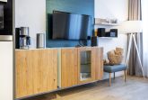 Wohn-/Schlafbereich mit Flatscreen-TV