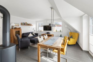 Pusteblume - Moderne 75qm Ferienwohnung für 4 Personen mit Kamin & Balkon in zentraler Lage