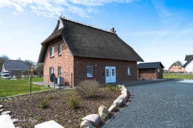 Ferienhaus Auszeit an der Üselitzer Wiek - Auszeit unter Reet auf Südrügen