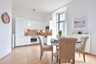 Villa Seeschloss 01 - Villa Seeschloss 01 - hell und maritim eingerichtete Ferienwohnung