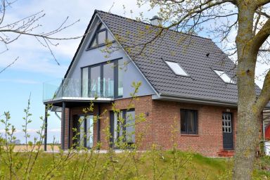 Albertsdorf - Ferienhaus "Goldblick" für 4 Erwachsene und 2 Kinder mit Kamin, Balkon & Meerblick -ruhige Lage