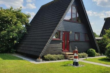 Nurdachhaus PIRATEN WIGWAM - Gemütliches Nurdachhaus in Randlage im Ferienpark Fedderwardersiel. Deichnah.