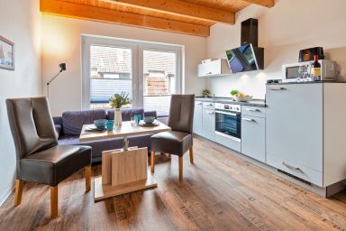 Kimpi - Moderne Ferienwohnung mit Garten – strandnah und ideal für zwei Personen