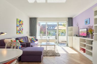 NeuKlosterhof - Strandnahe 2-Zimmer-Ferienwohnung für 4 Personen mit Balkon und Privatparkplatz