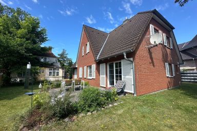 Strandgut - Haushälfte im Zentrum von Zingst