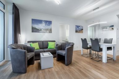 Ferienwohnungen am Godewindpark Travemünde - Stilvolles Wohlfühlapartment mit Parkblick, zwei Bädern und sonniger Loggia