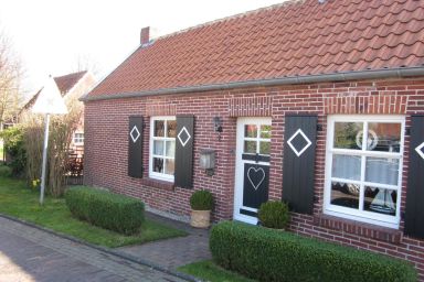 Modernisiertes und hell eingerichtetes Ferienhaus mit eigenem Garten ideal für Familien