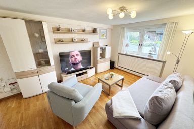 MR: Haus an der Wiek mit Terrasse - Haus an der Wiek mit Terrasse