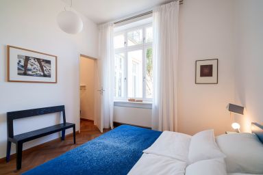 Das Gutshaus - Ferienwohnung - Wohnung 2 - Zwischen Rosen & Rhododendren
