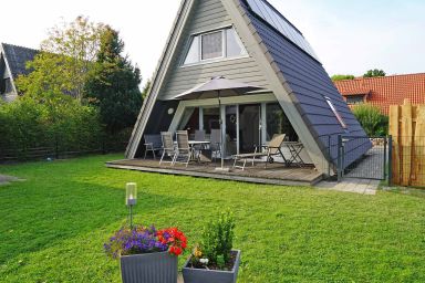 Zeltdachhaus mit Parkplatz vor der Haustür - Zaun und W-LAN - Zeltdachhaus