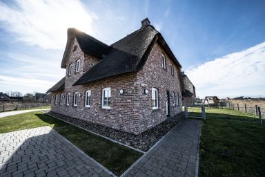 Reetgedecktes Nordseehaus mit Garten, Sauna & Kamin - DAG-895 - Familienfreundliche Doppelhaushälfte (HT)