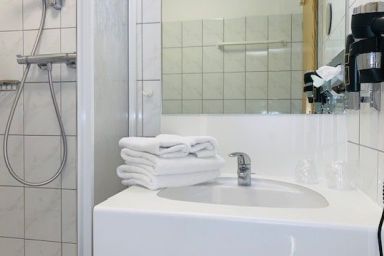 Park-Appartements Ostseebad Sellin 500 m zum Strand - Doppelzimmer Park 109