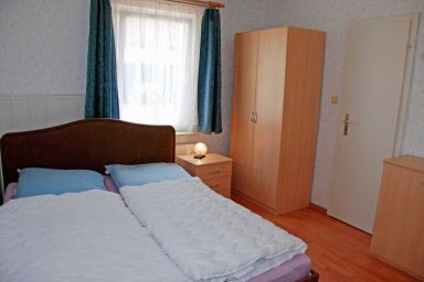 DEB 015 Ferienwohnung mit Garten und Sundblick n. Stralsund - Ferienwohnung mit Garten und Sundblick nach Stralsund