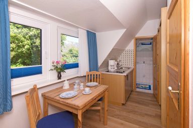 Gästehaus M. Cornelsen - 1-Zimmerwohnung Nr. 2 (OG) Am Seedeich 15a