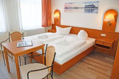 Wilhelms Hostel im Ostseebad Sellin - Budgetzimmer mit Dusche/WC auf dem Flur  27