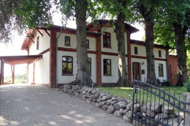 Komfortable Ferienwohnung "Vier Linden", ruhige dörfliche Lage, 20 min zur Küste