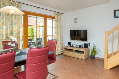 Ferienpark Freesenbruch - Reihenhaus Seestern: Familienfreundlich mit Terrasse und Garten in Zingst